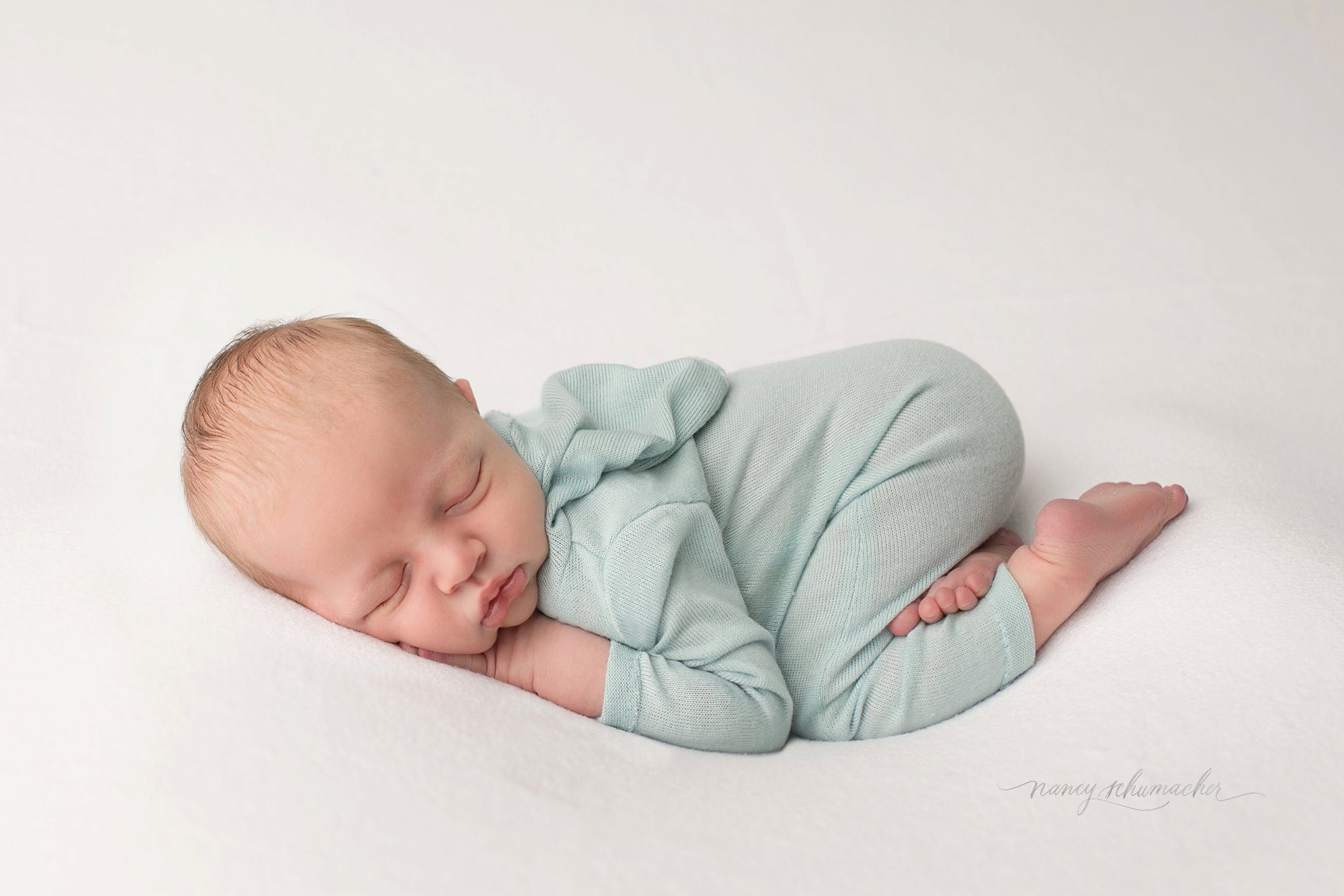 nancy schumacher north dakota newborn photographer_0032.jpg