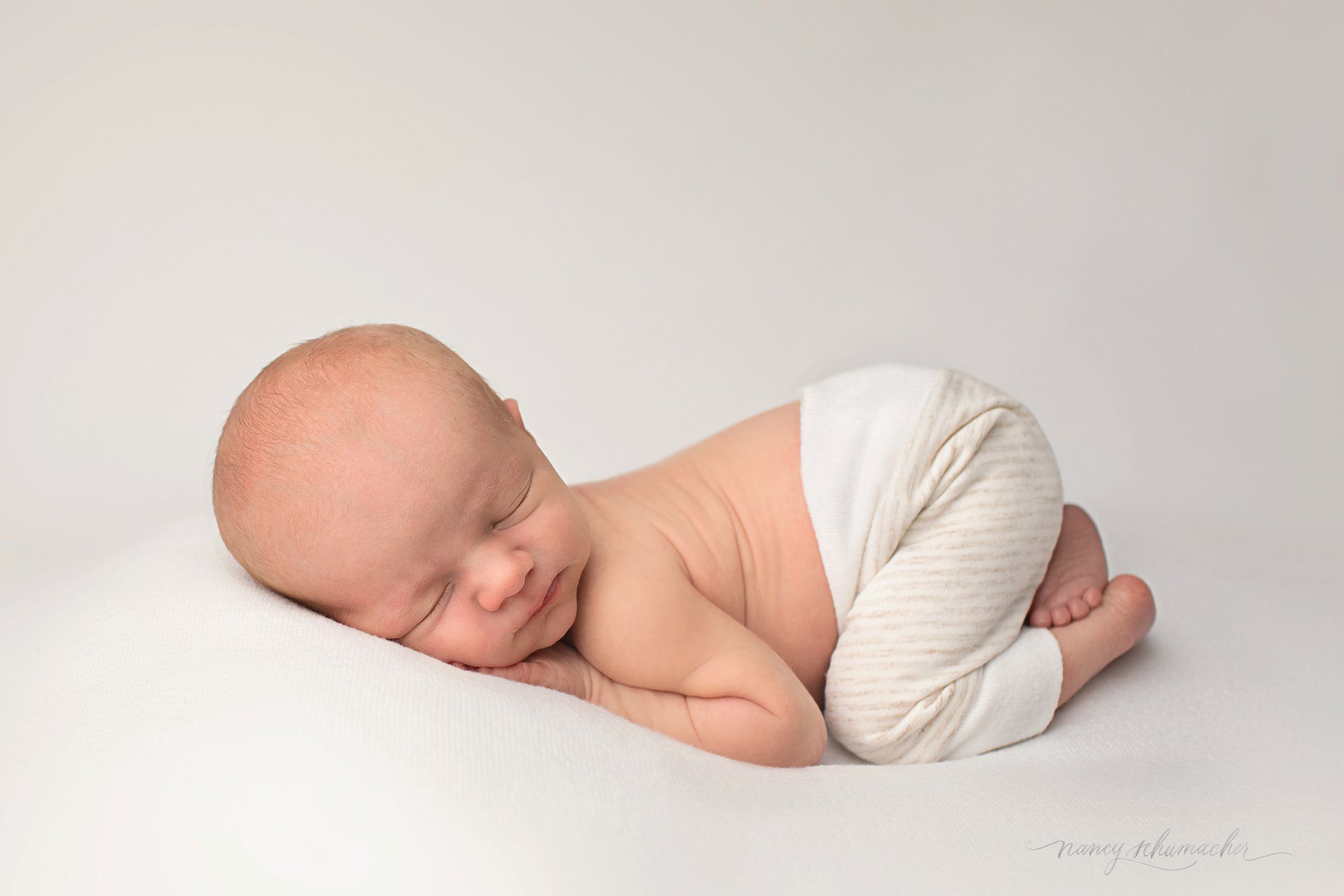 nancy schumacher north dakota newborn photographer_0205.jpg